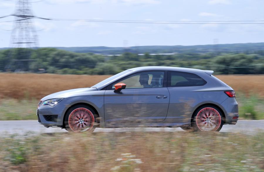  Seat Leon SC Cupra 280 Ultimate Sub8 2015 года  (фото 19 из 30)